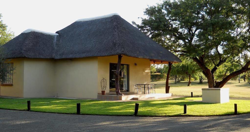 Komati River Chalets Komatipoort Exterior photo